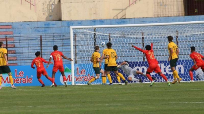 Pemain Timnas Myanmar U-16 jebol gawang Australia di Piala AFF U-16.