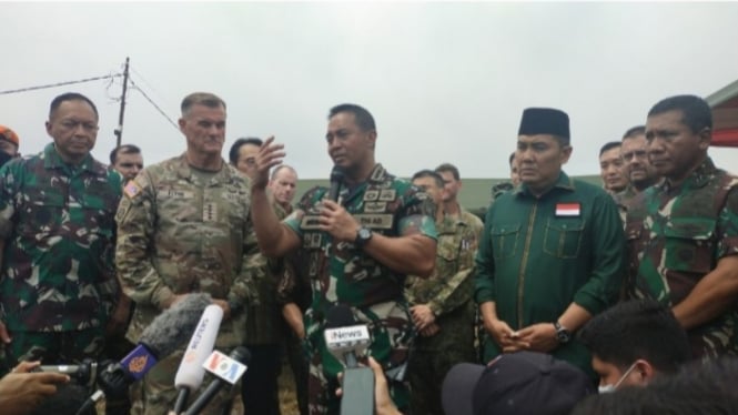 VIVA Militer: Panglima TNI Jenderal Andika bersama Jenderal Charles Flynn