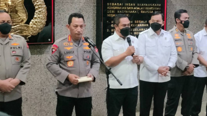 Kapolri Jenderal Listyo Sigit Prabowo dan pejabat Polri preskon kasus Brigadir J