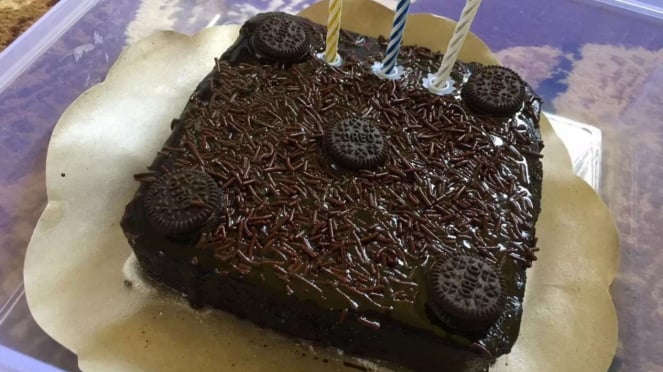 Oreo mini birthday cake