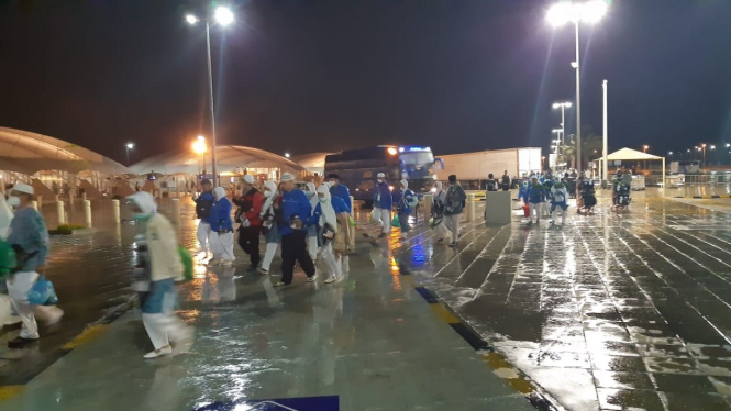 Jemaah haji Indonesia di Bandara Madinah