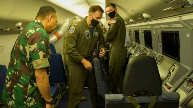 VIVA Militer: Kasau Marsekal TNI Fadjar naik pesawat intai P-8 Poseidon milik AS