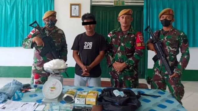 VIVA Militer: Satgas Pamtas RI-MLY gagalkan penyeludupan 1 Kg Sabu asal Malaysia