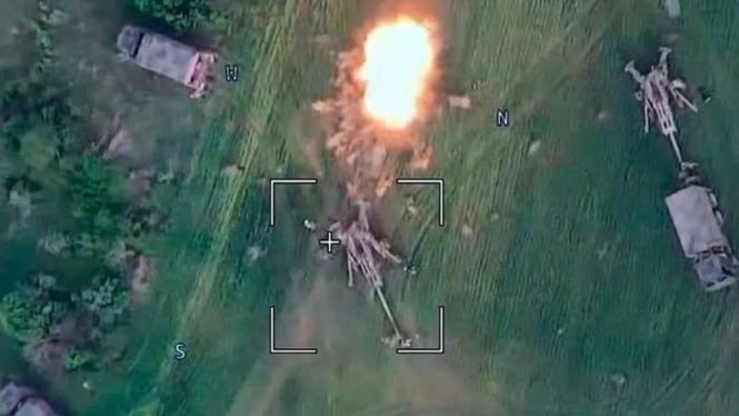 VIVA Militer: Meriam Howitzer M777 militer Ukraina hancur dihantam rudal Rusia