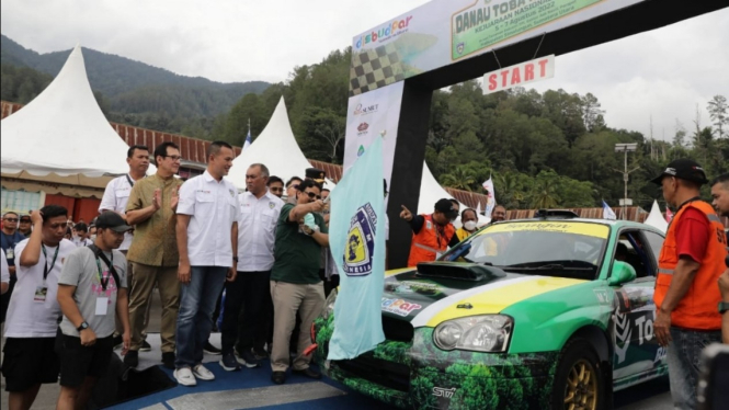 Wakil Gubernur Sumut, Musa Rajekshah saat membuka Danau Toba Kejurnas Rally 2022