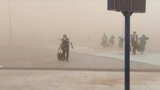 Badai pasir di Bandara Madinah