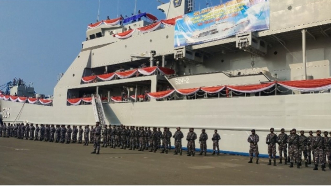 VIVA Militer: Kasal resmikan kapal perang KRI Teluk Calang-524