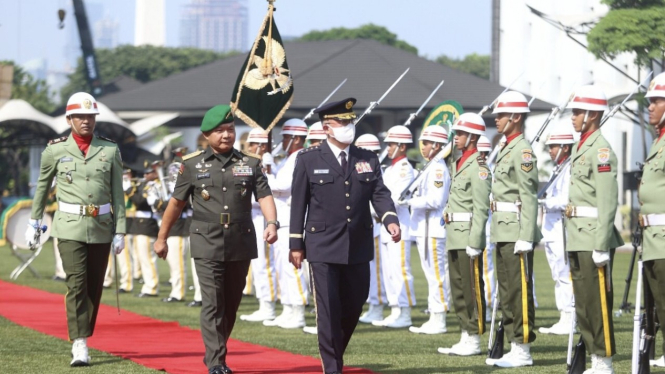 VIVA Militer: Jenderal TNI Dudung Abdurachman bertemu dengan Kasad Jepang