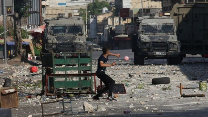 Bentrokan warga Palestina dengan tentara Israel di Kota Nablus, Tepi Barat utara