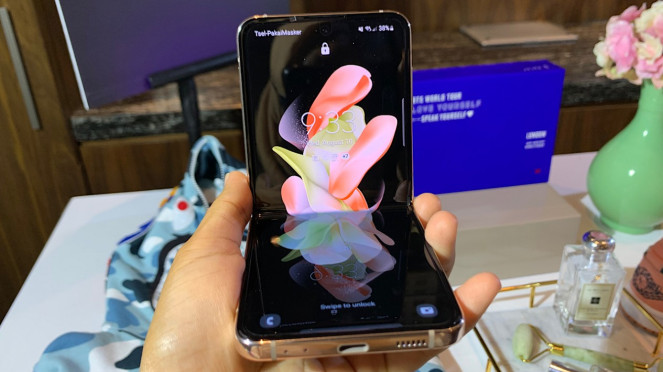 Samsung Galaxy Z Flip4 5G.