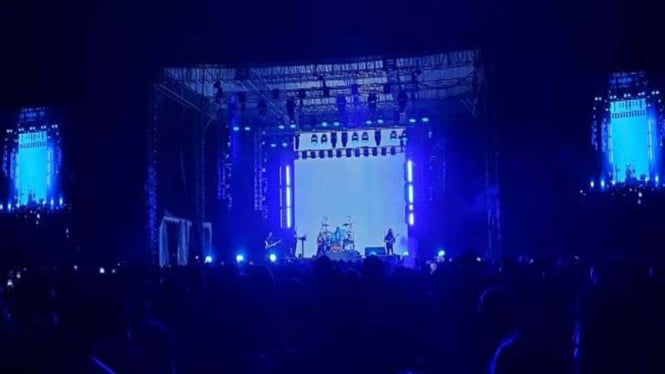 Konser Dream Theater di Manahan, Solo.