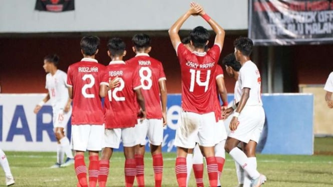 Pemain Timnas Indonesia U-16 rayakan ke final Piala AFF U-16