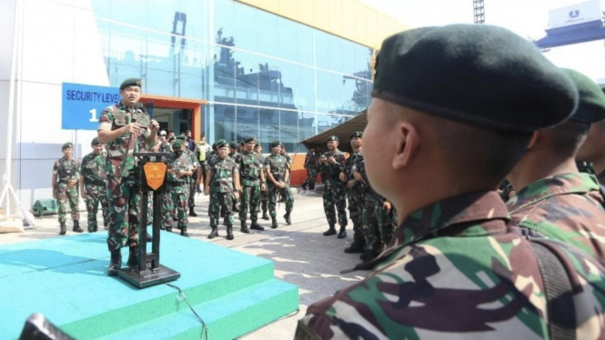 VIVA Militer: Pangkostrad Letjen TNI Maruli lepas Pasukan Tengkorak ke Papua