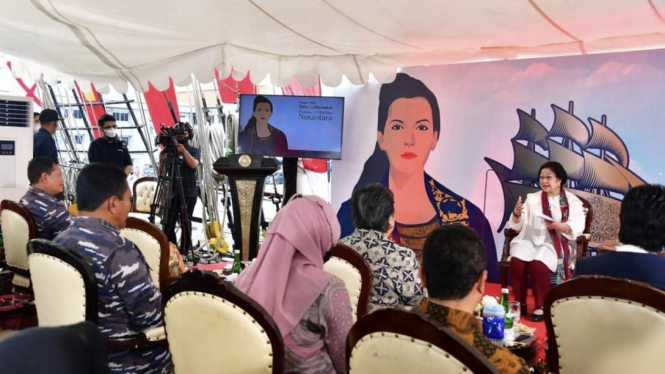 VIVA Militer: Presiden RI ke-5 Megawati Soekarnoputri di Geladak KRI Dewaruci