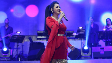 Vina Panduwinata.