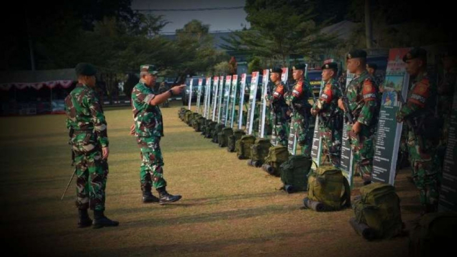 VIVA Militer: Kasum TNI Letjen Eko Margiyono temui prajurit Yonarmed 1 Kostrad