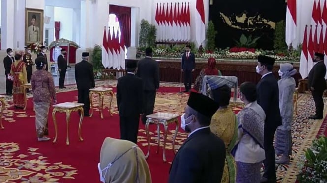 Presiden RI Joko Widodo (Jokowi) memimpin Upacara Penganugerahan Tanda Kehormatan Republik Indonesia di Istana Negara, DKI Jakarta, Jumat, 13 Agustus 2022.