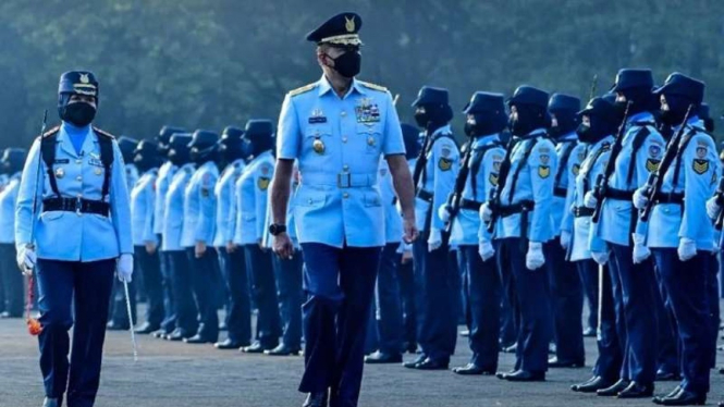 VIVA Militer: KSAU Marsekal TNI Fadjar Prasetyo pimpin upacara HUT ke-59 Wara