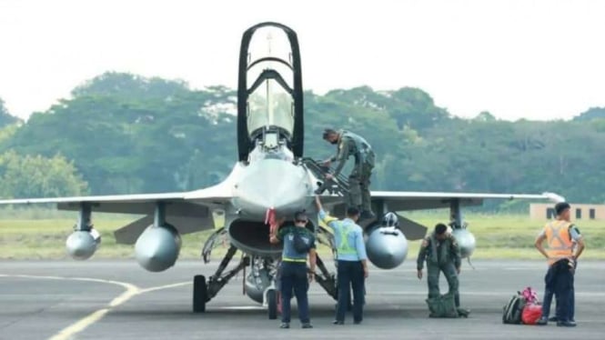 VIVA Militer: Jet tempur F-16 TNI AU siap gelar parade di langit Ibukota Jakarta