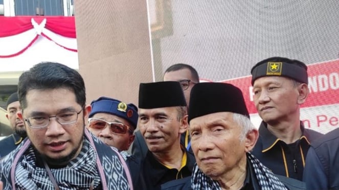 Amien Rais dan elite Partai Ummat daftar ke KPU.