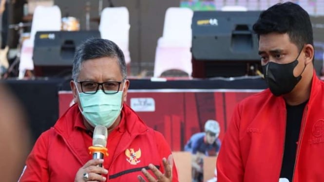 Sekjen PDIP Hasto Kristiyanto dan Wali Kota Medan Bobby Nasution