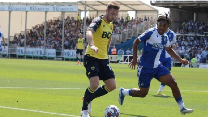 Bristol Rovers vs Oxford United. 