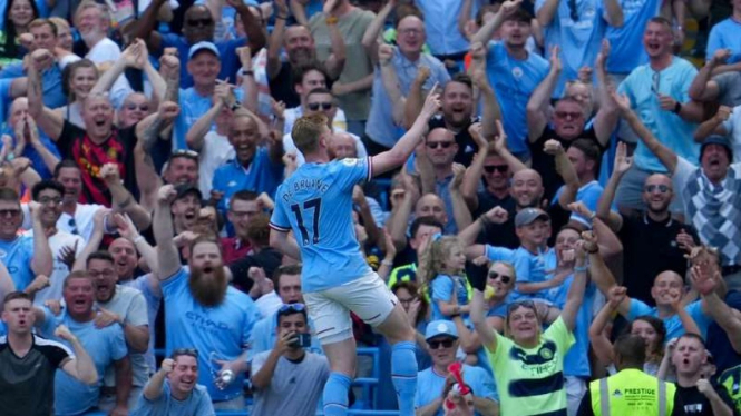 Pemain Manchester City, Kevin De Bruyne rayakan gol