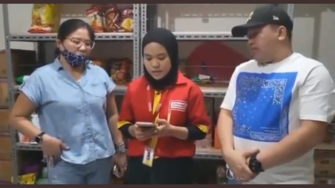 Emak-emak bermobil Mercy Tuntut Karyawan Alfamart Minta Maaf 