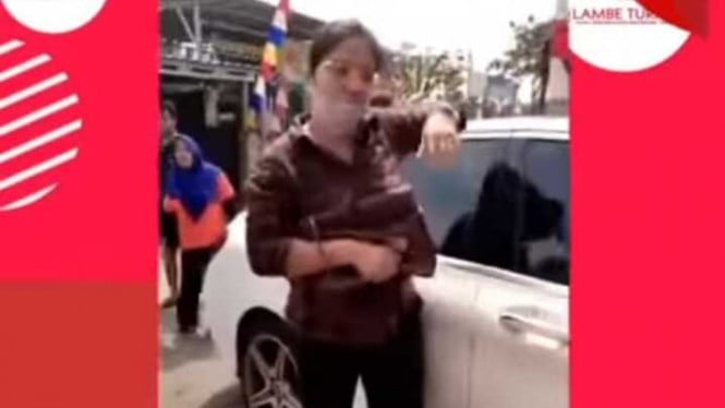 Ibu-ibu viral di mengutil cokelat di mini market
