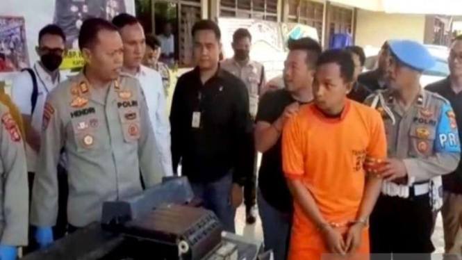 Seorang oknum polisi pelaku pencurian mesin ATM di Sumsel
