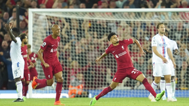 Penyerang Liverpool, Luis Diaz saat menghadapi Crystal Palace