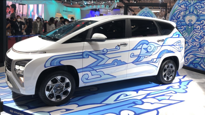 Hyundai Stargazer Kolaborasi dengan Seniman di GIIAS 2022