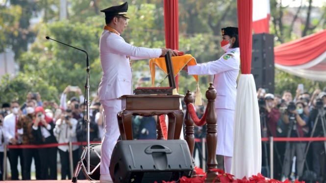 Gubernur Jawa Barat, Ridwan Kamil menjadi Inspektur Upacara HUT ke 77 RI