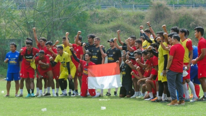 Latihan Arema FC di HUT RI ke 77