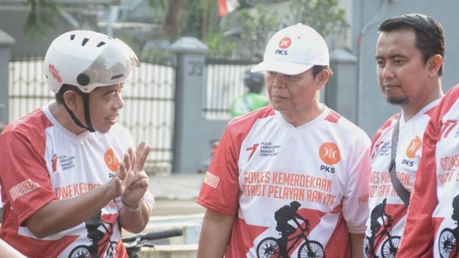 Ketua DPW PKS DKI Khoirudin dan Wakil Ketua Majelis Syuro PKS HNW.