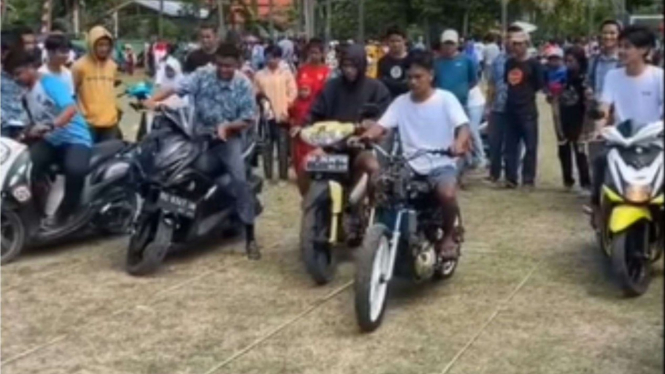 Lomba lambat motor