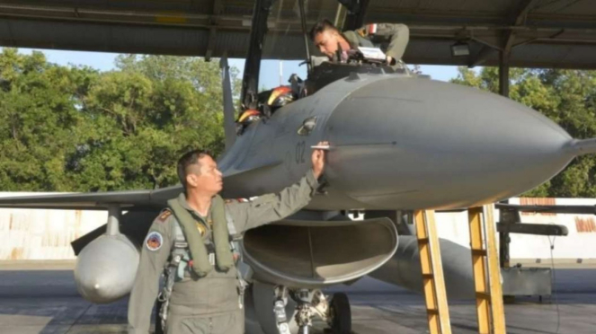 6 jet tempur F-16 TNI AU dalam pelatihan tempur udara di Australia