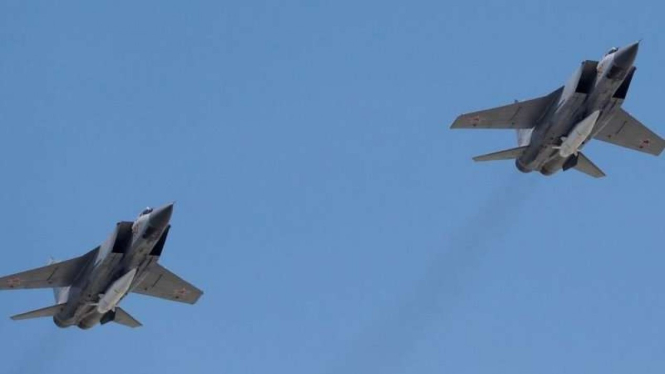 VIVA Militer: Jet tempur Rusia, MiG-31M, membawa rudal nuklir Kh-47M2 Kinzhal