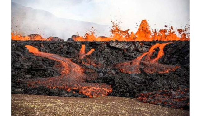 Gunung berapi Fagradalsfjall di Islandia yang meletus