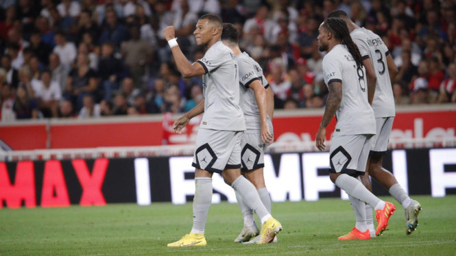 Bomber Paris Saint-Germain (PSG), Kylian Mbappe, merayakan gol