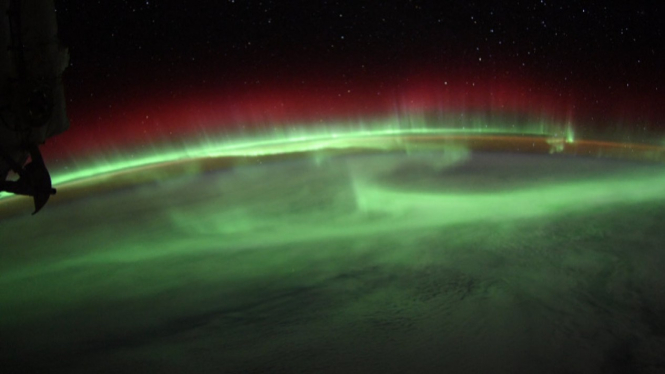 Gambar Aurora dari ISS.