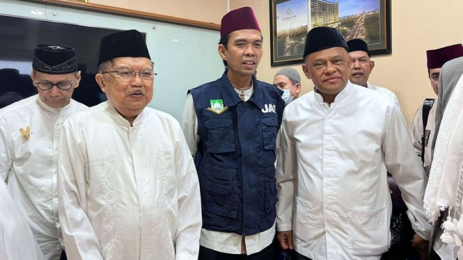 UAS Betemu JK dan Gatot Nurmantyo di Masjid Al Azhar