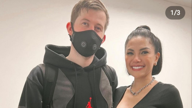 Nikita Mirzani dan Alan Walker