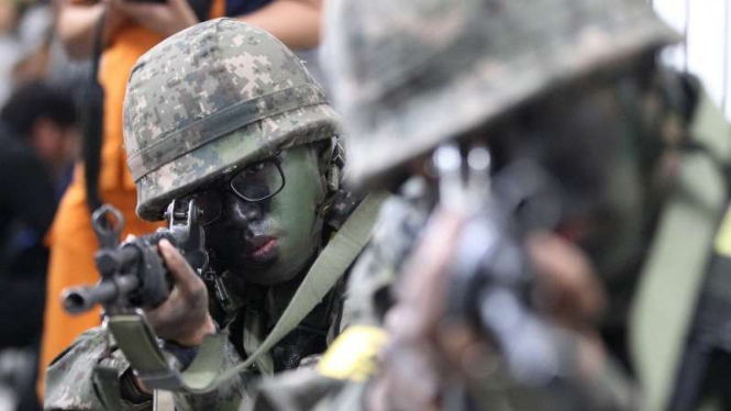 Militer Korea Selatan saat latihan perang antiteror 