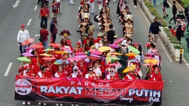 Parade Rakyat Merah Putih.