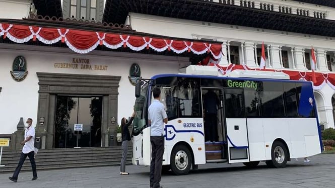 Bus listrik akan beroperasi di Bandung