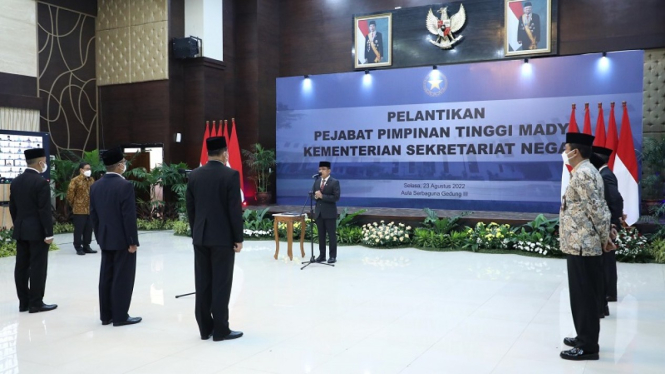 Mensesneg Pratikno lantik tiga pejabat pimpinan tinggi madya Kemensetneg