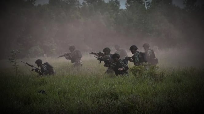 VIVA Militer: Pasukan Kopasgat TNI rebut Bandara Pinang Kampai.