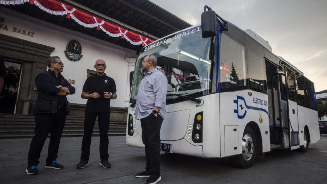 Bus listri medium milik VKTR untuk Bandung Raya