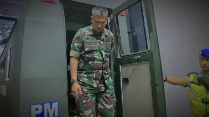 VIVA Militer: Mayjen TNI Kunto dibawa pakai mobil tahanan PM.